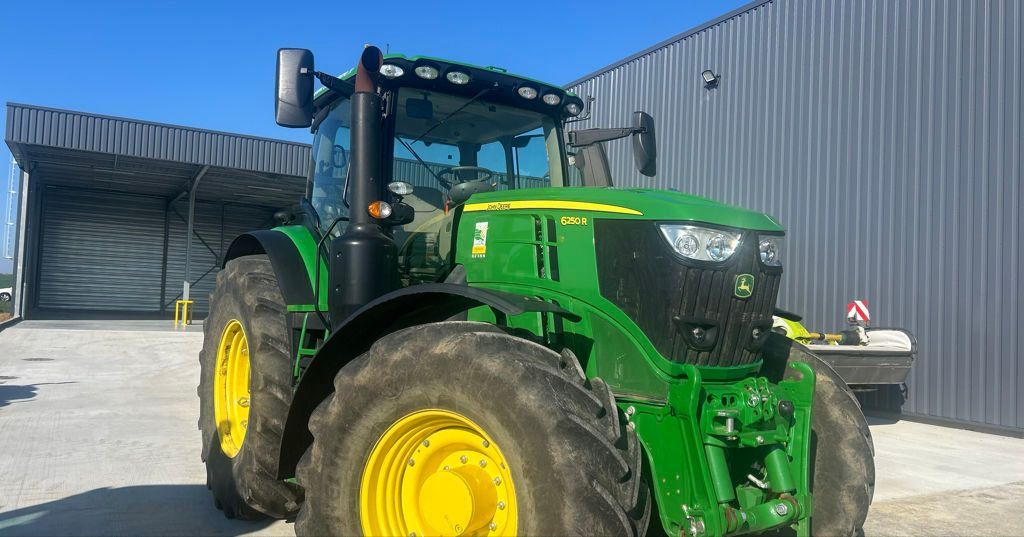 E-FARM: John Deere 6250 R - Tracteur - id BICNAHZ - 158 000 € - Année: 2021 - Lecture du nombre d'heure: 1 150,Puissance du moteur (chevaux): 239,France