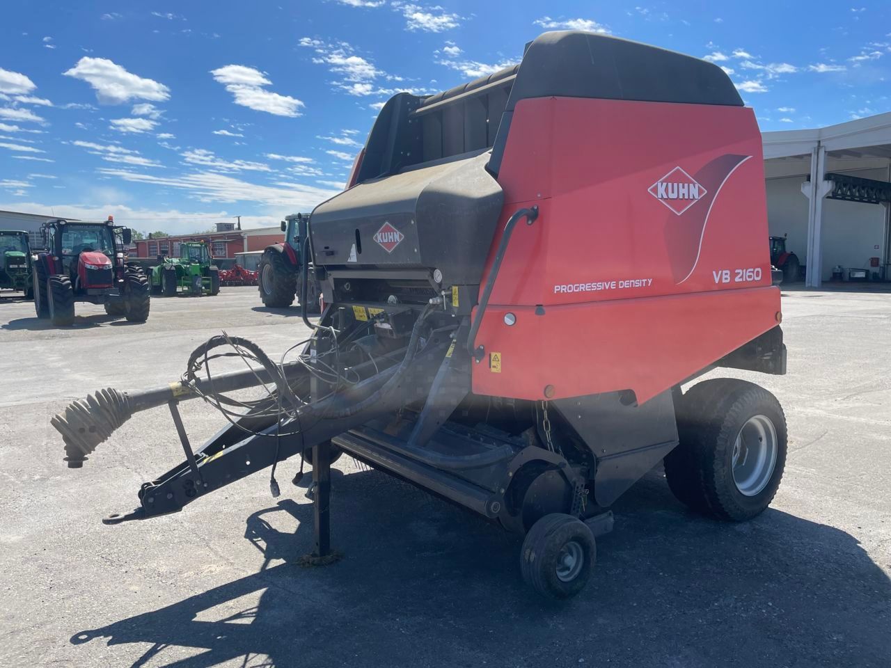 E-FARM: Kuhn VB 2160 - Baler - id FNAKTRF - €18,000 - Year of construction: 2010 - Italy