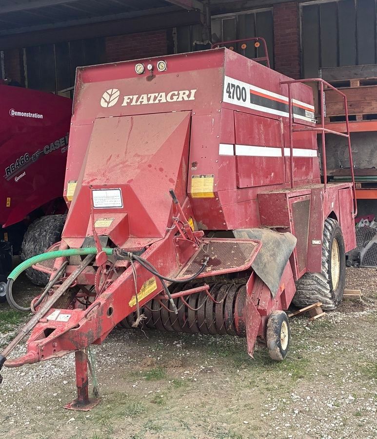 Hesston 4700 Ballenpresse 5.500 €