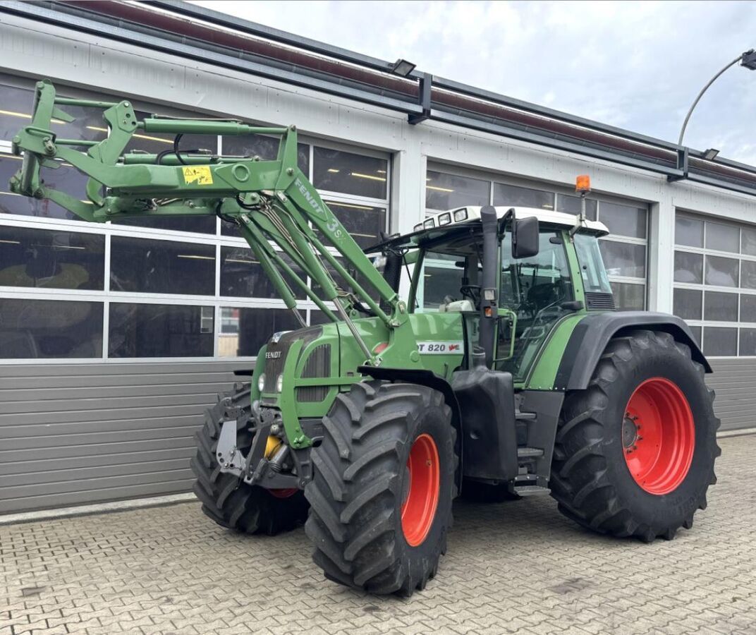 E-FARM: Fendt 820 Vario - Tractor - id W44VDWC - 69.700 € - Año: 2010 - Horas: 10.153,Potencia del motor: 207,Alemania