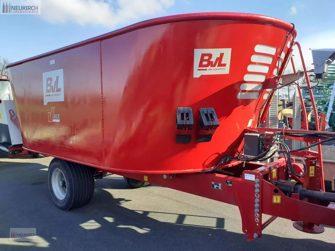 E-FARM: BVL v-mix 18-2s (18 m³) - Mélangeurs d'alimentation - id MNADMWL - 32 773 € - Année: 2018 - Allemagne