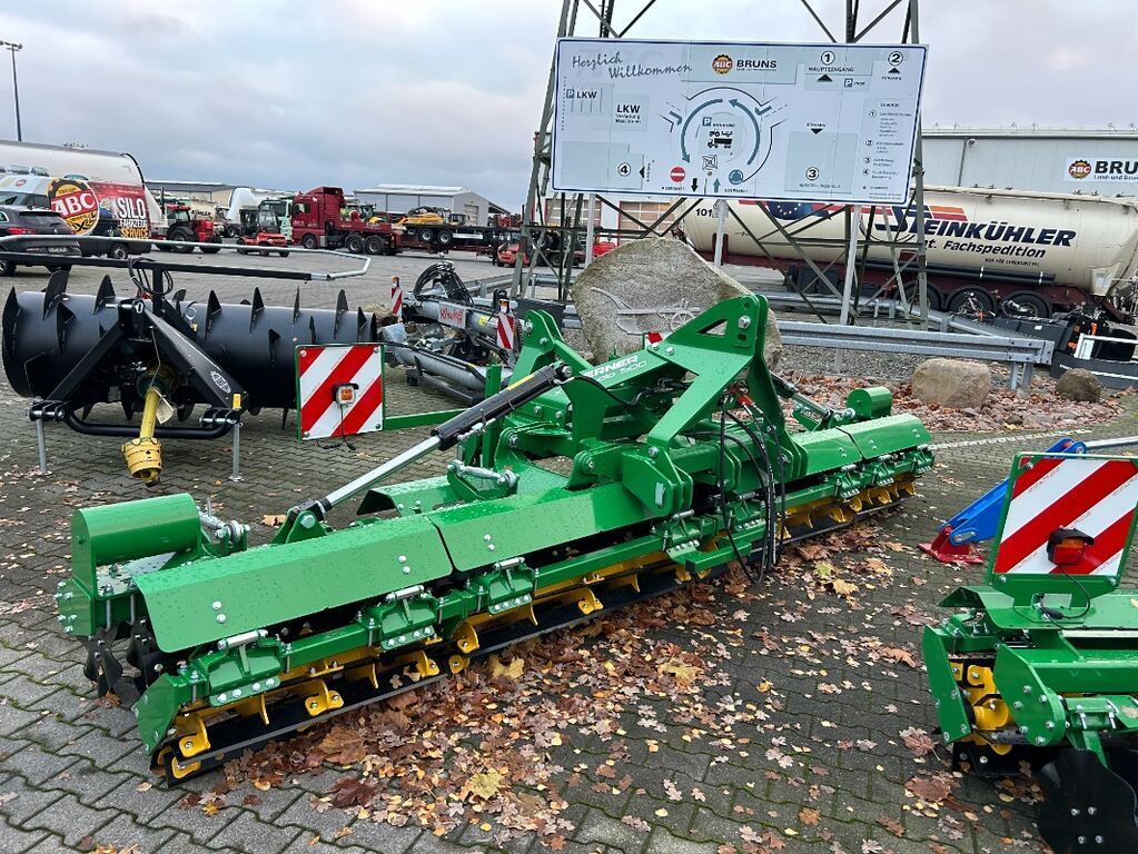 E-FARM: KERNER x-cut 500 - Presses et rouleaux - id YWJIKLV - 18 950 € - Année: 2023 - Allemagne