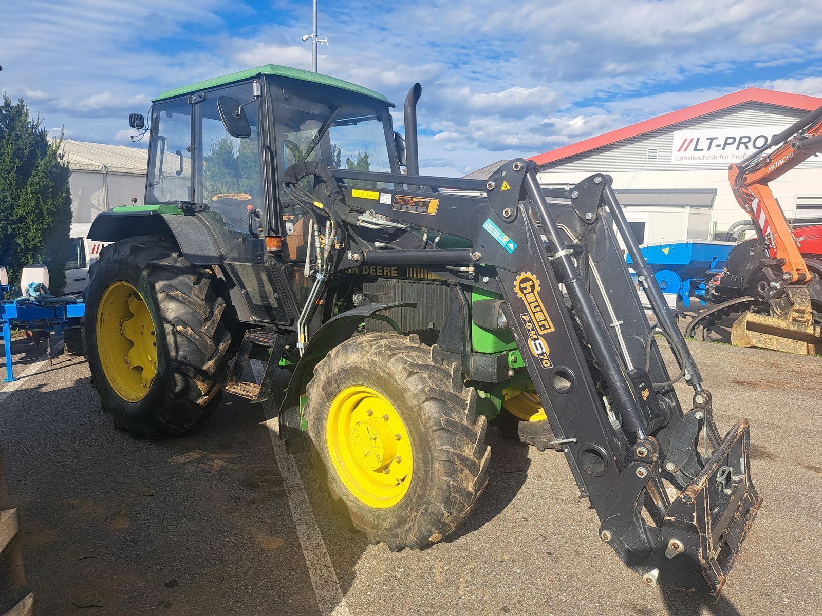 John Deere 1950 Tractor 25.900 €