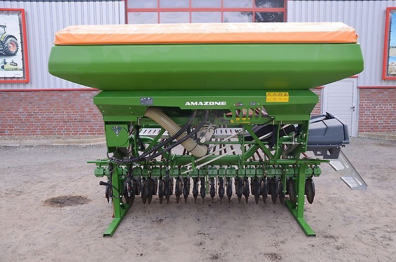 E-FARM: Amazone centaya 3000 super - Burghiu - id PCL94NK - 23.950 EUR - Anul: 2020 - Germania