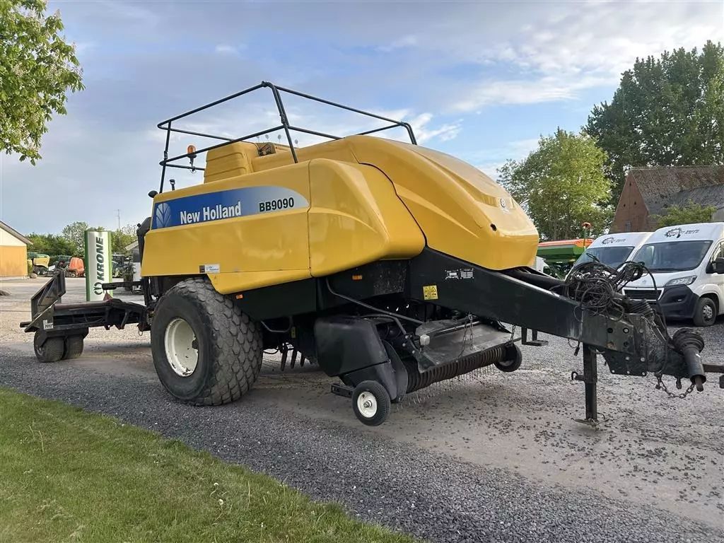 E-FARM: New Holland FR 9090 - Presă de balotat - id JRKBKLM - 26.682 EUR - Danemarca