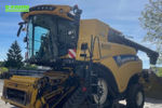 New Holland CR 8.90 SCR combine €230,000