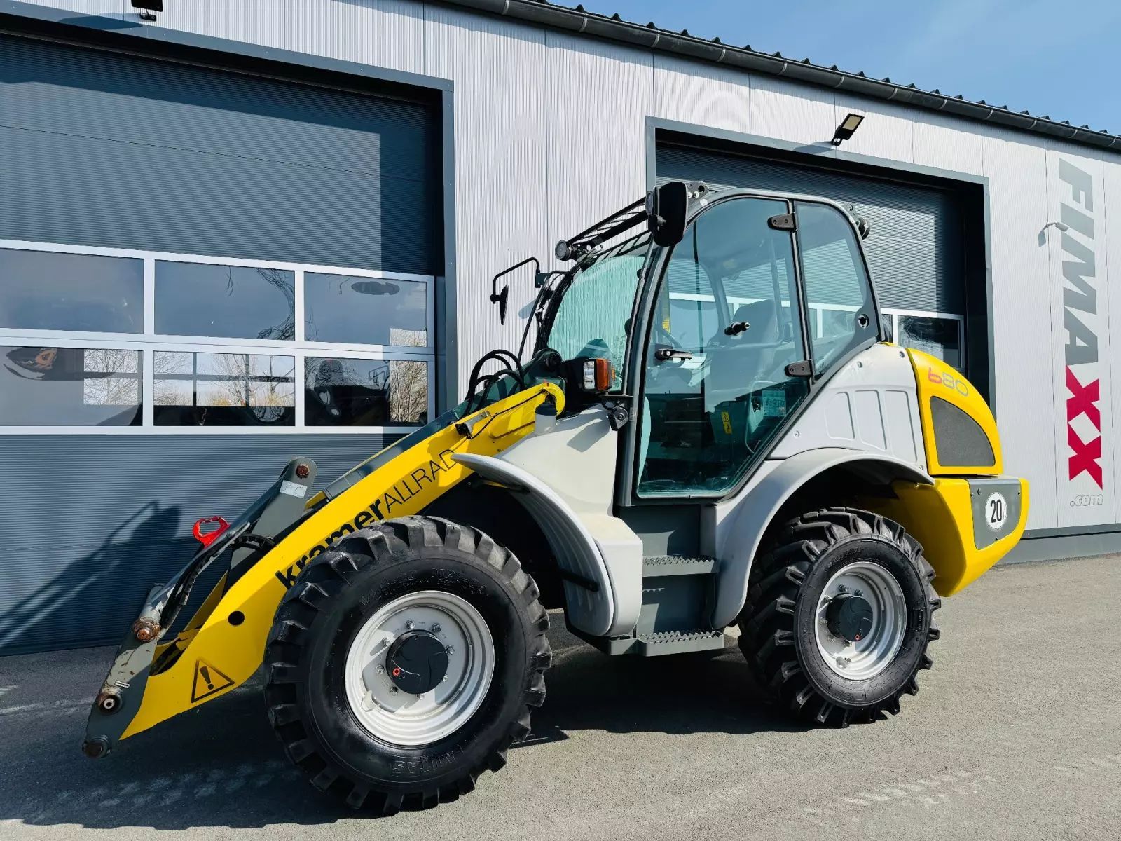 KRAMER 680 allrad Gummiged 32.790 €