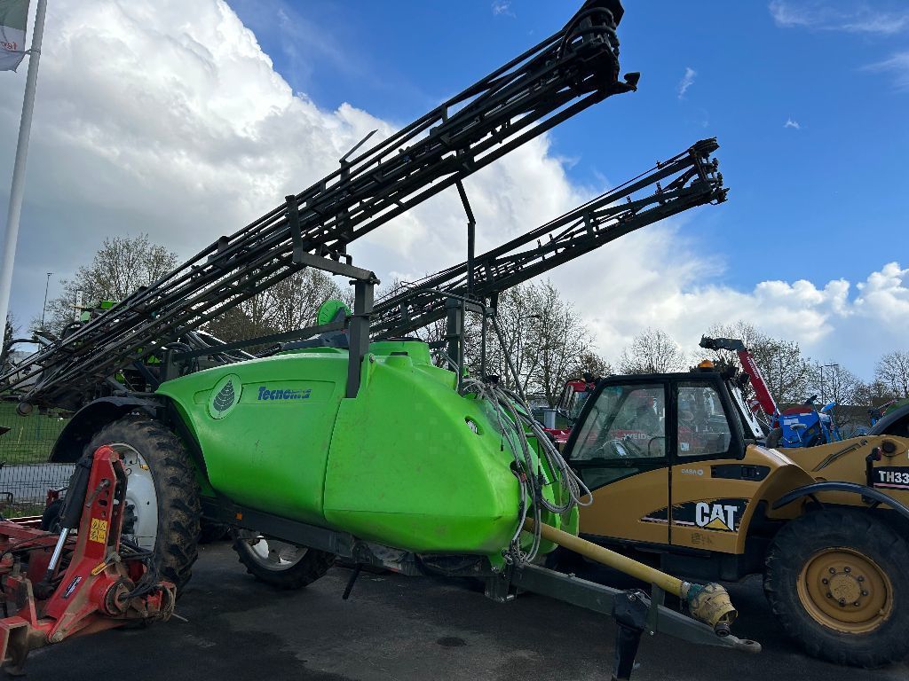E-FARM: Tecnoma tecnis 3100 - Sprayer - id UVGKJ66 - €13,000 - Year of construction: 2008 - France