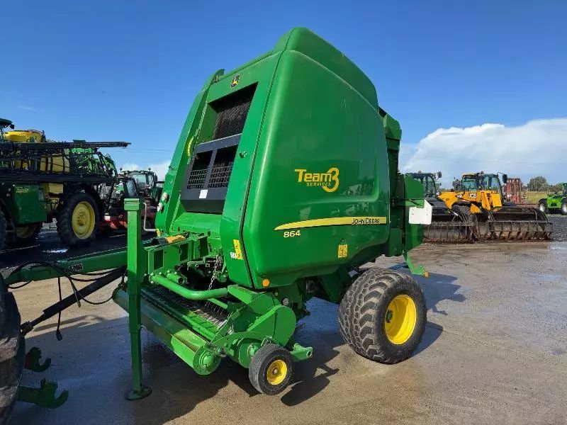 E-FARM: John Deere 864 - Presă de balotat - id GLZFAJK - 14.500 EUR - Anul: 2013 - Franța