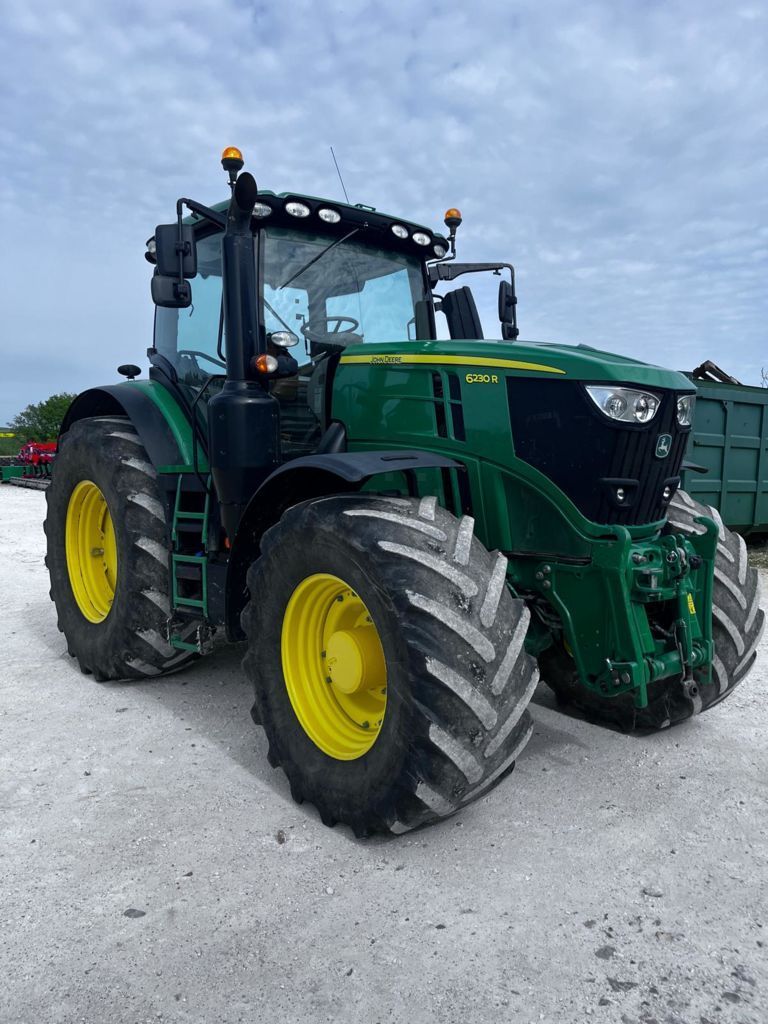 John Deere 6230 R Tractor €145,000