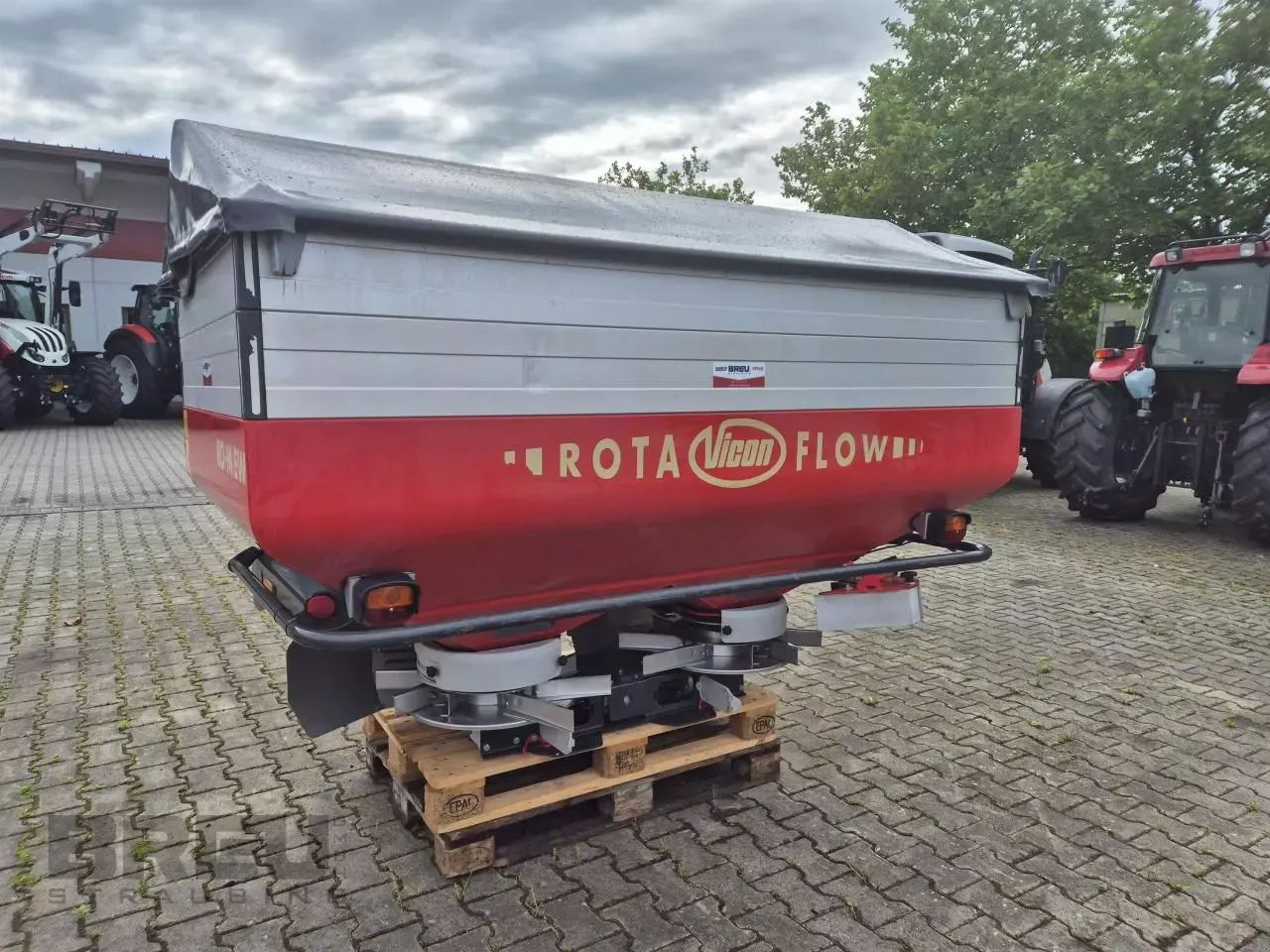 E-FARM: Vicon ro-m ew - 2225 l - Rozsiewacz nawozów - id QGPWCCZ - 7521 € - Rok produkcji: 2013 - Niemcy