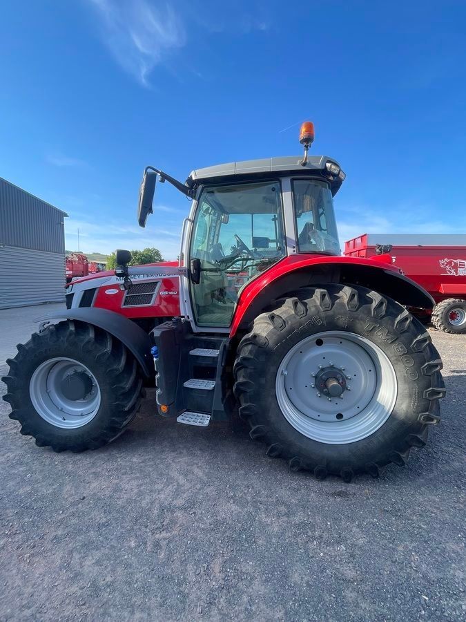 E-FARM: Massey Ferguson 6S.180 - Trattore - id 1YIZCIN - 133.000 € - Anno di costruzione: 2023 - Ore: 800,Potenza del motore: 180,Francia