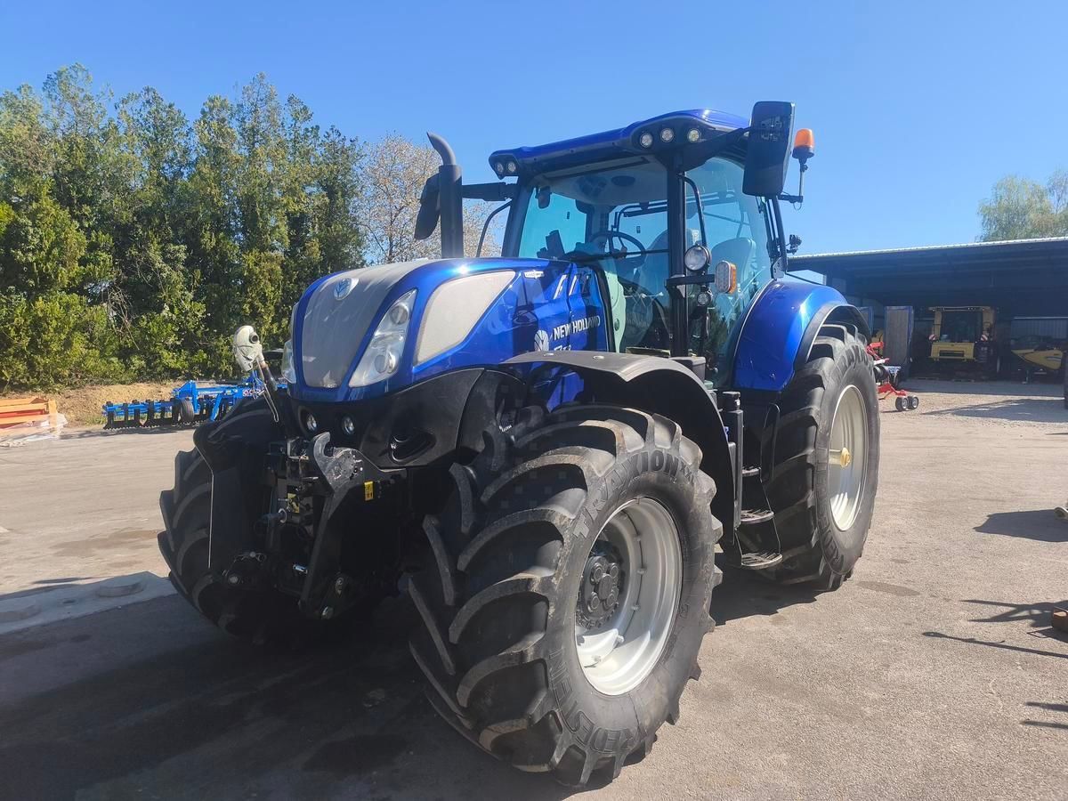 New Holland T7.270 AC Tractor €125,000