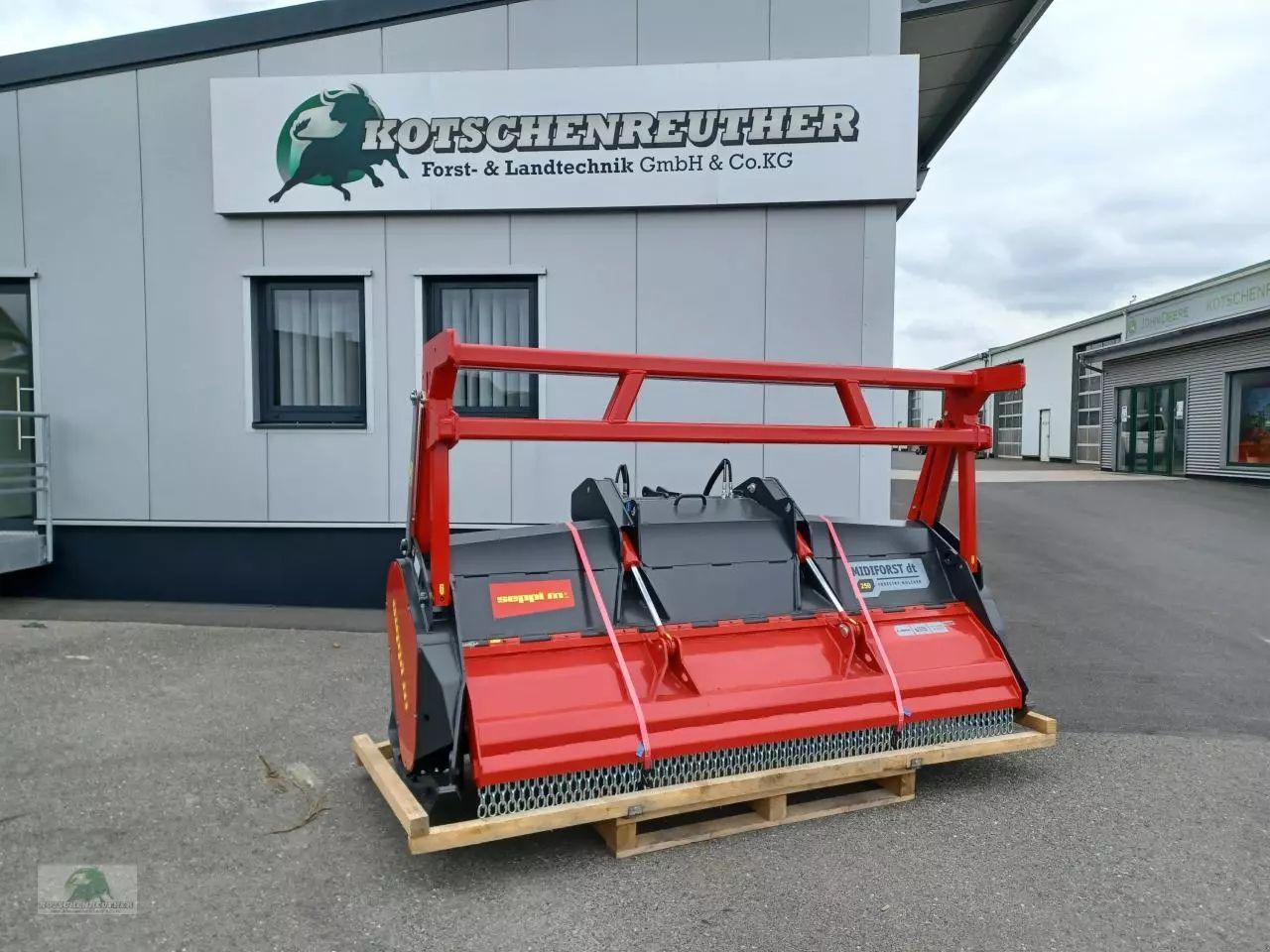 E-FARM: Seppi midiforst dt 250 (m) - Broyeur - id BFEDEUW - 35 000 € - Année: 2025 - Allemagne
