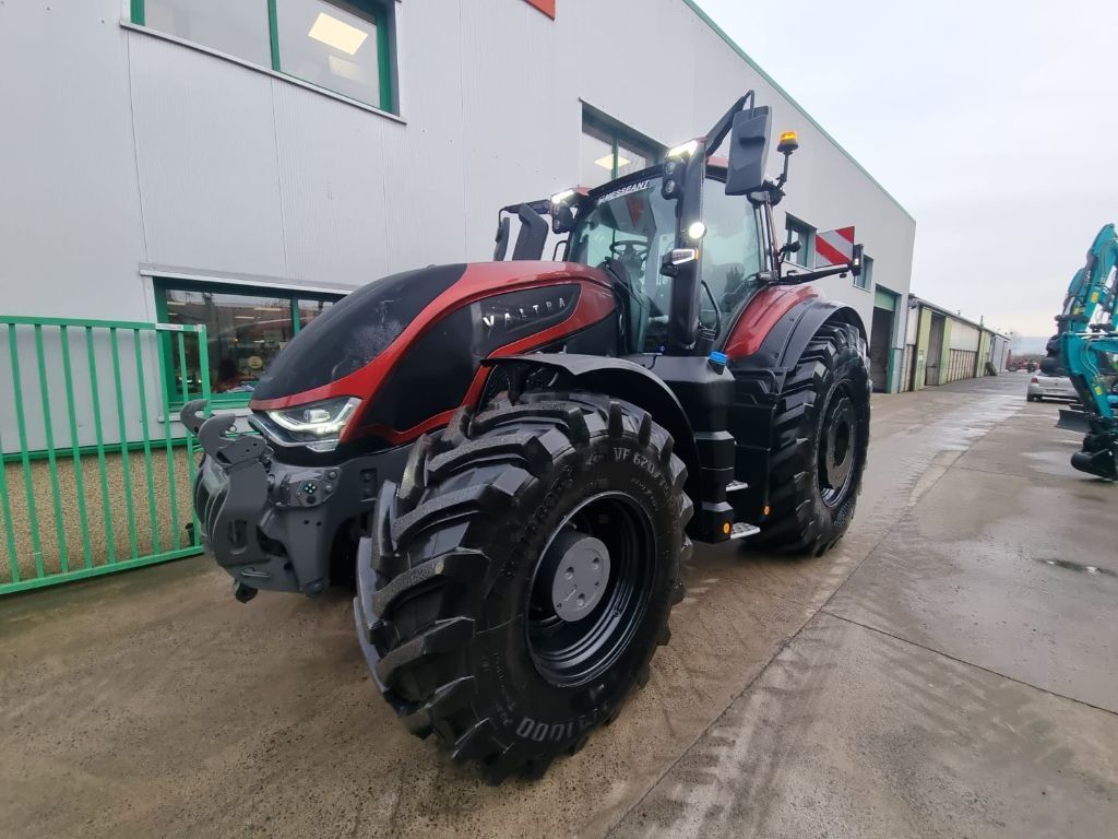 Valtra S 416 Tractor