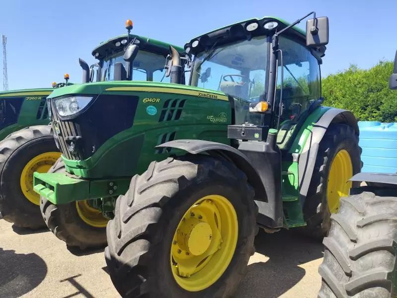 E-FARM: John Deere 6140 R - Tracteur - id WKE9JKT - 45 000 € - Année: 2015 - Lecture du nombre d'heure: 8 146,Puissance du moteur (chevaux): 140,France