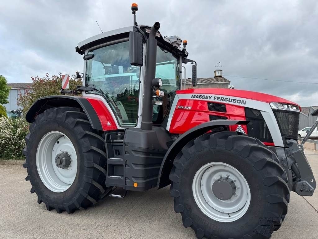 E-FARM: Massey Ferguson 8S.305 - Tractor - id KSNMH7H - Year of construction: 2025 - Engine hours: 670,United Kingdom