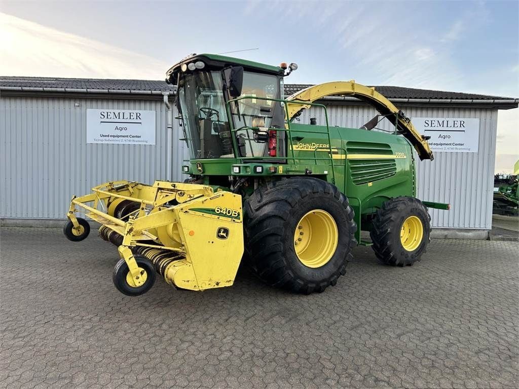 E-FARM: John Deere 7700 - Vedhæftning til høst - id FTUPDBN - 87.024 € - Produktionsår: 2006 - Motortimer: 4.374,Danmark
