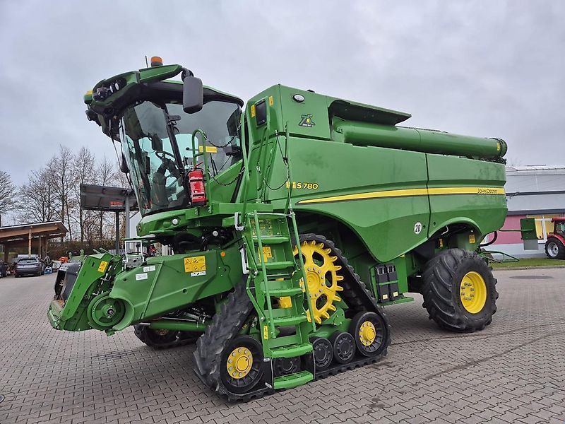 John Deere S 780 Combine harvester €230,000