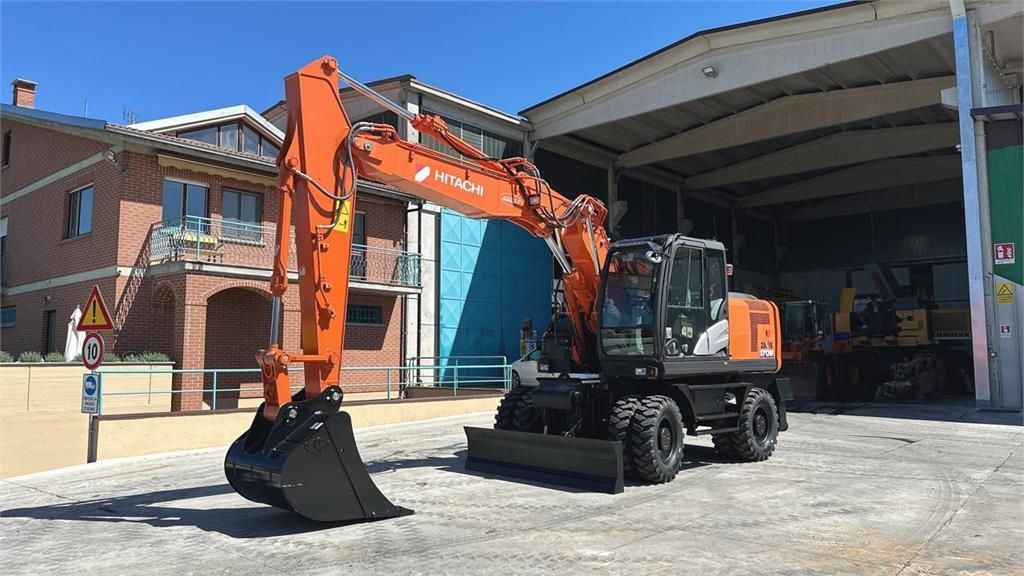 E-FARM: Used Wheeled Excavators for Sale | E-FARM