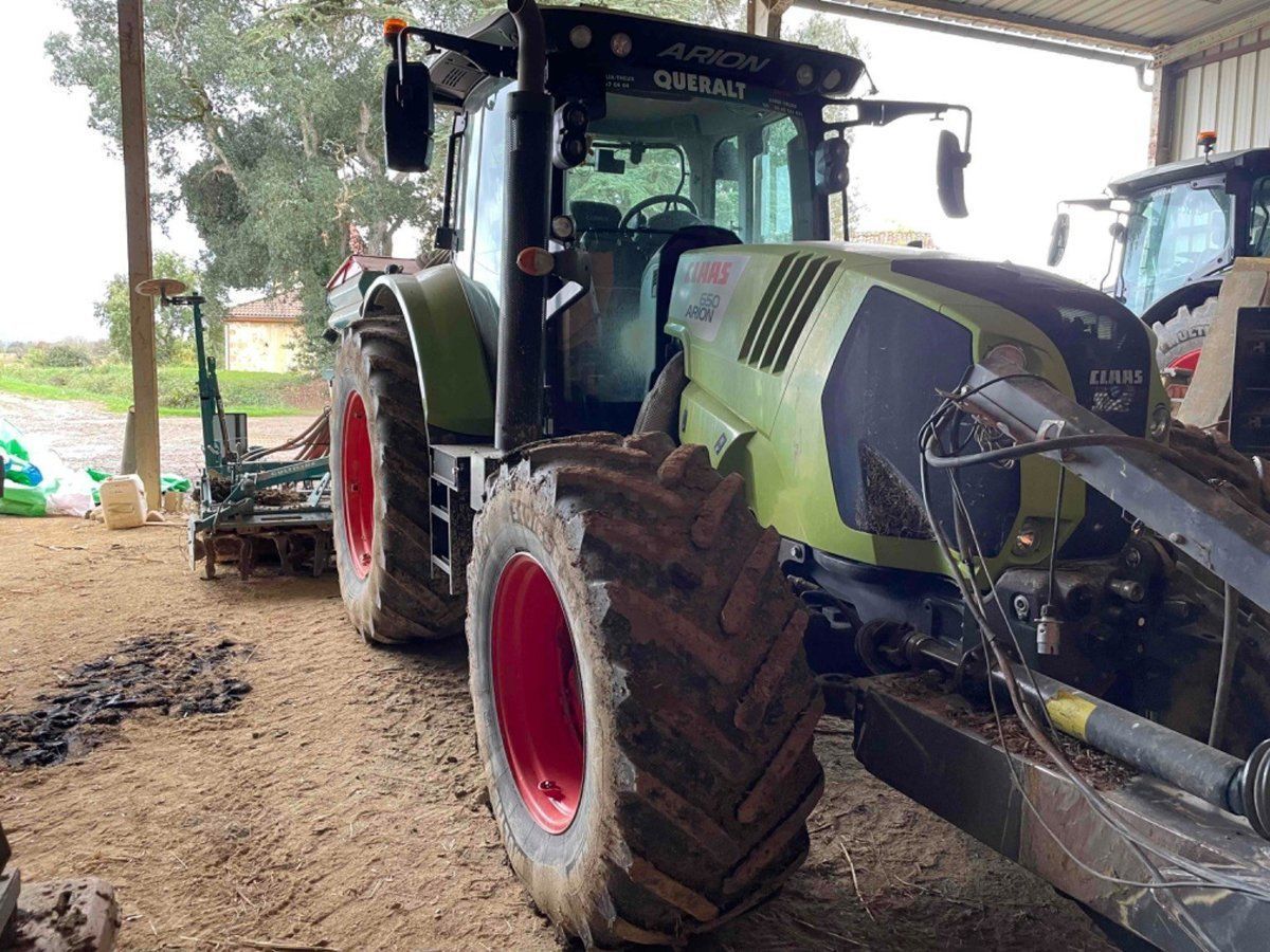 E-FARM: Claas Arion 650 - Tractor - id AYFL23F - €65,000 - Year of construction: 2015 - Engine hours: 5,780,Engine power (HP): 185,France