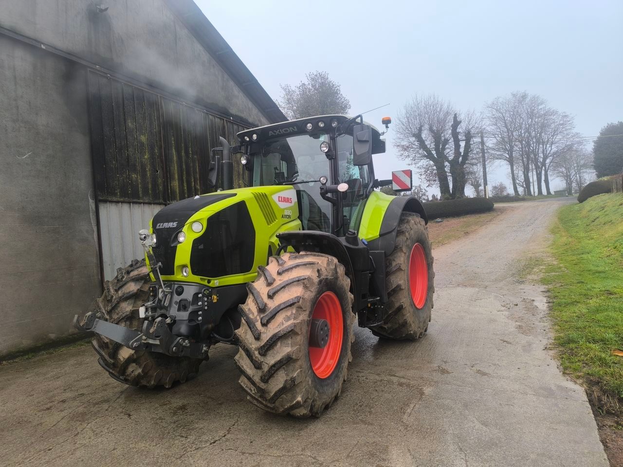 Claas Axion 830 CMATIC CEBIS Traktor 132.000 €