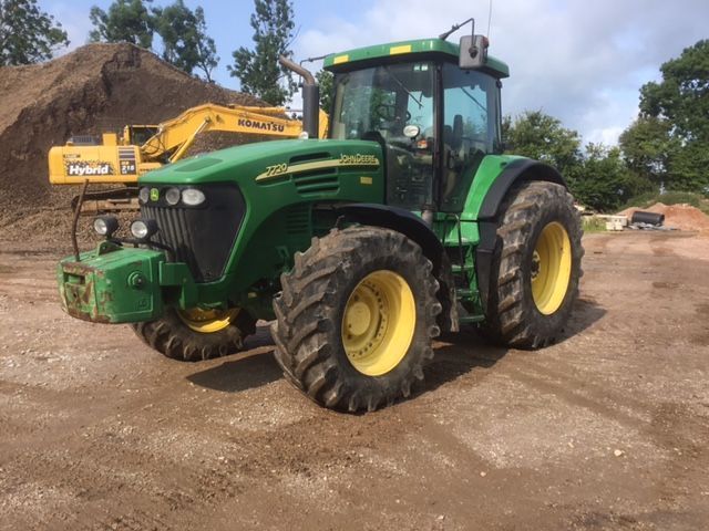 E-FARM: John Deere 7720 - Traktor - id JVPDJE9 - 45.000 € - Baujahr: 2004 - Abgelesene Motorstunden: 6.100,Motorleistung (PS): 170,Frankreich
