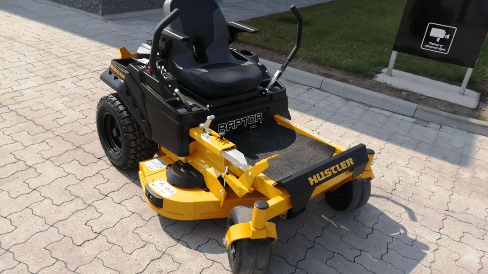 Hustler raptor xd 48 rd Lawn mower €7,226