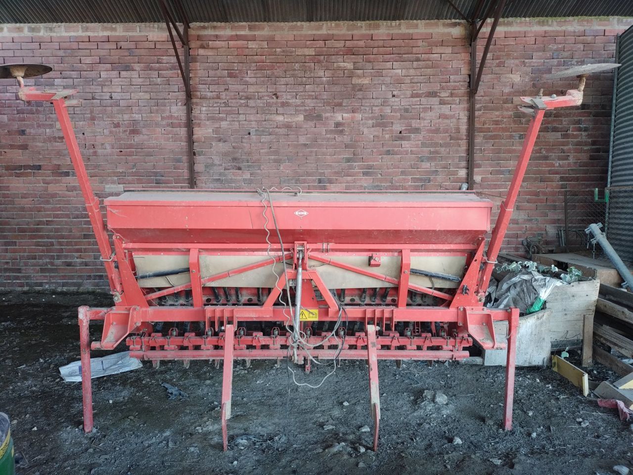 Kuhn integra Siewnik rzędowy/agregat uprawowo-siewny 3500 €