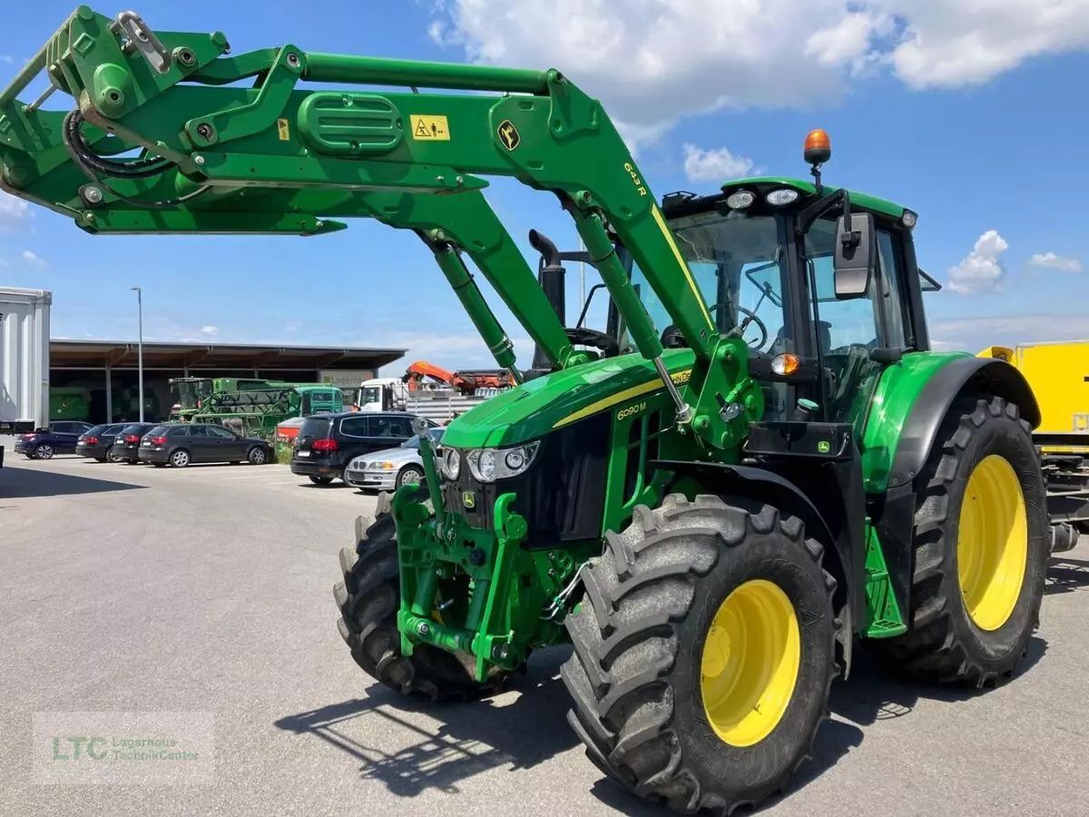 John Deere 6090 M Traktor 83 250 €