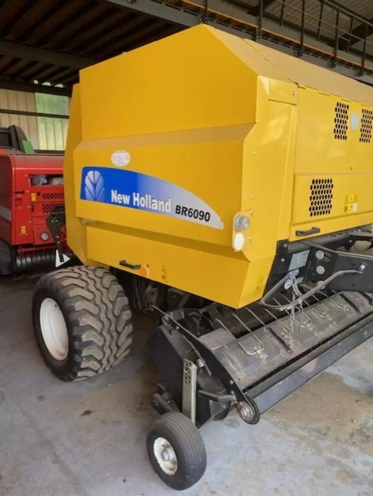 New Holland BR6090 Baler €11,000