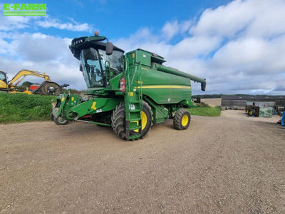 E-FARM: John Deere T 560 i HM - Combine harvester - id EN8TAV7 - €251,429 - United Kingdom