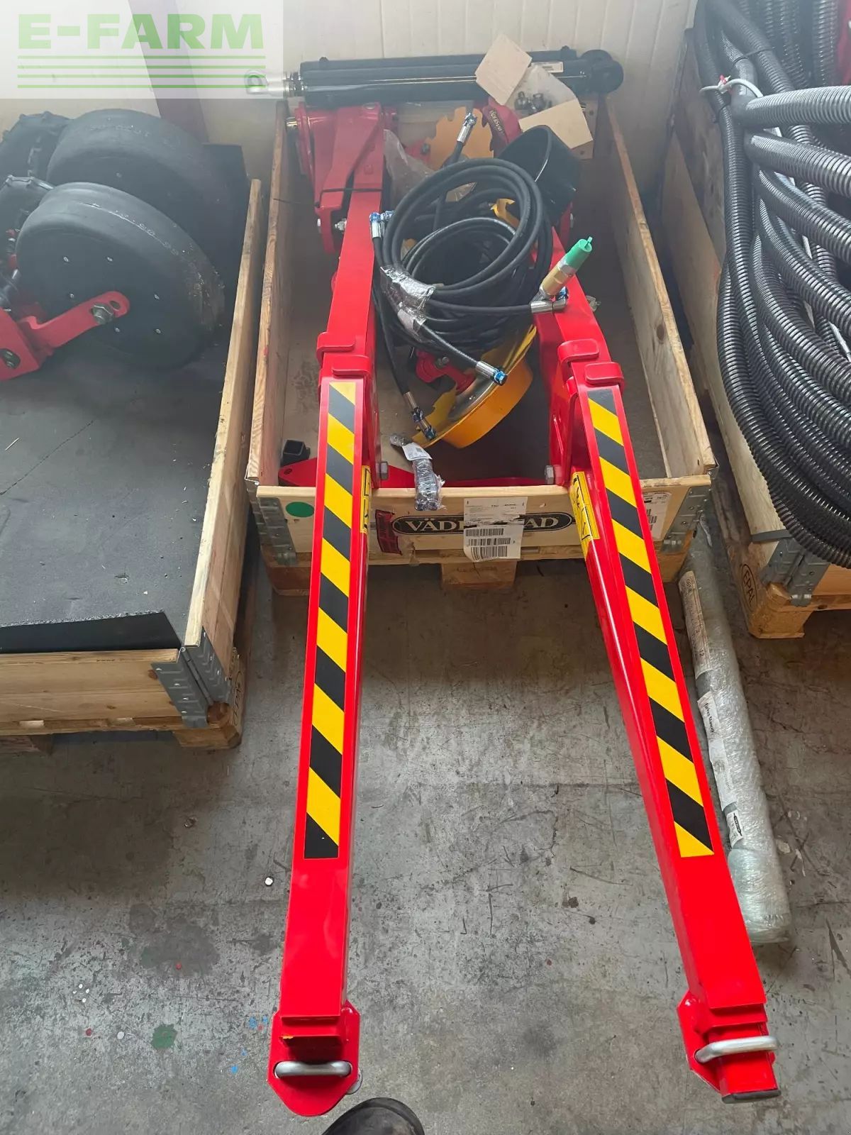 VÄDERSTAD Tempo V 8 Maszyna do siewu punktowego