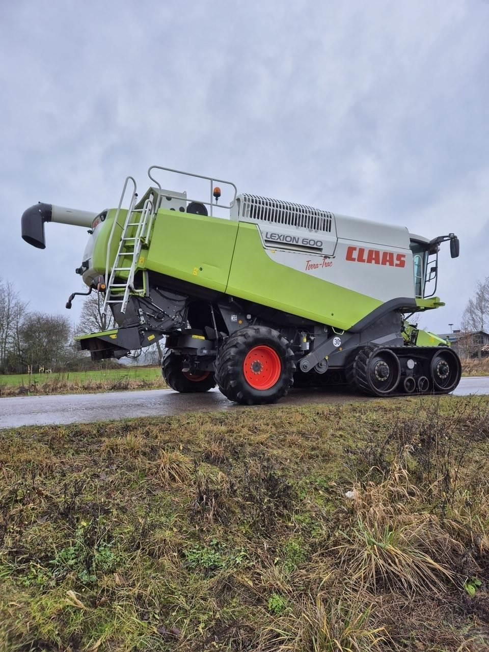 E-FARM: Claas Lexion 600 - Kombajn zbożowy - id 31WNGYE - 92 000 € - Rok produkcji: 2007 - Moc silnika: 500,Litwa