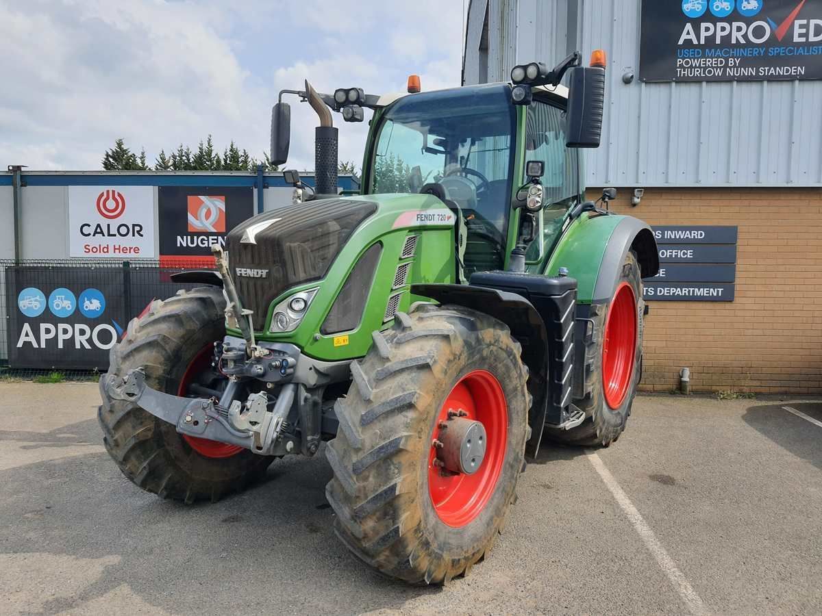 E-FARM: Fendt 720 Vario - Tracteur - id NZNCDNW - 79 544 € - Année: 2017 - Lecture du nombre d'heure: 8 892,Royaume-Uni