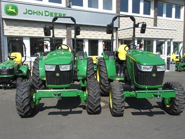 John Deere 4066 M Tractor €37,990