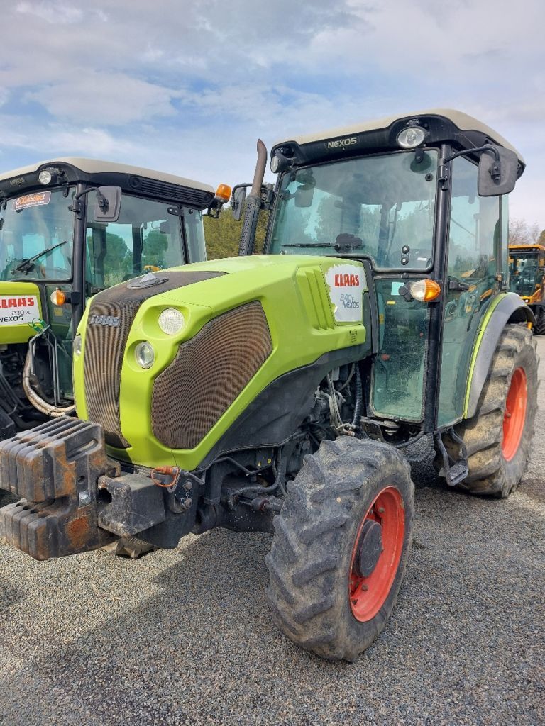 E-FARM: Claas Nexos 240 F - Tracteur - id RHNAM2E - 36 000 € - Année: 2018 - Lecture du nombre d'heure: 1 976,Puissance du moteur (chevaux): 103,France