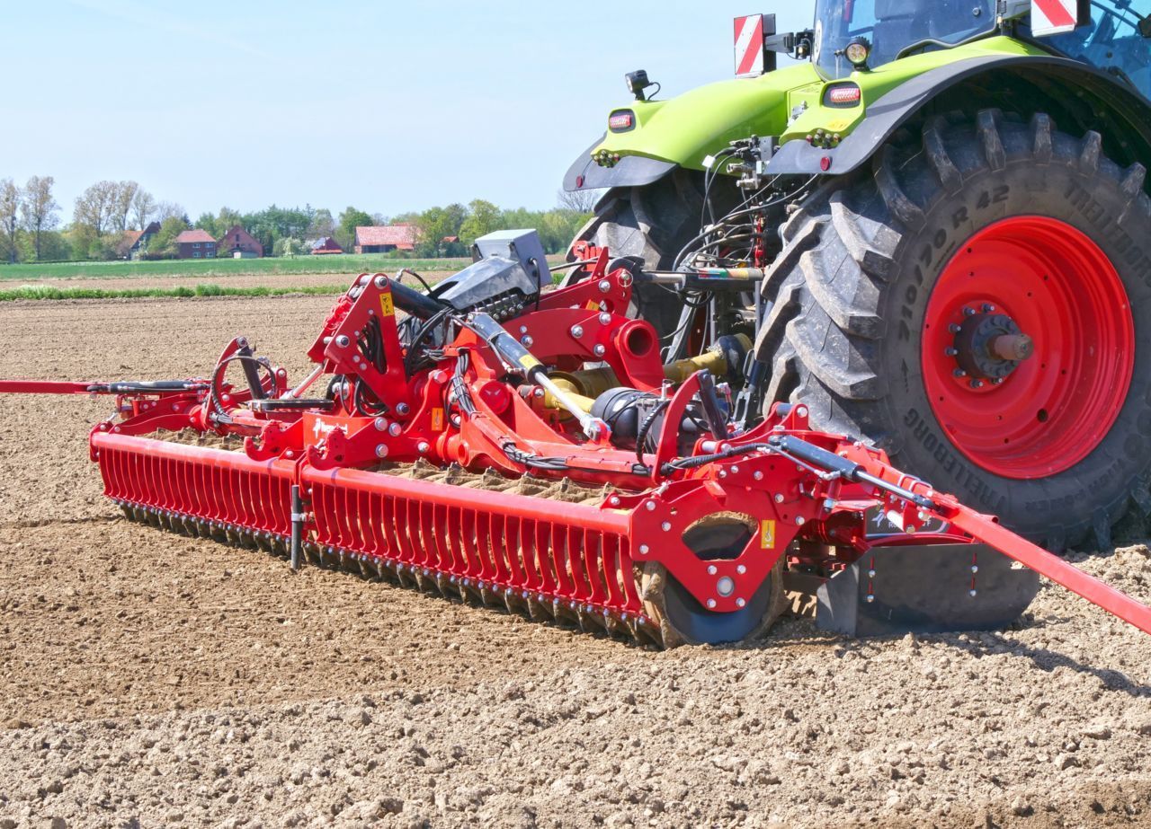 Kverneland Rotago 4050 F Power harrow €38,000