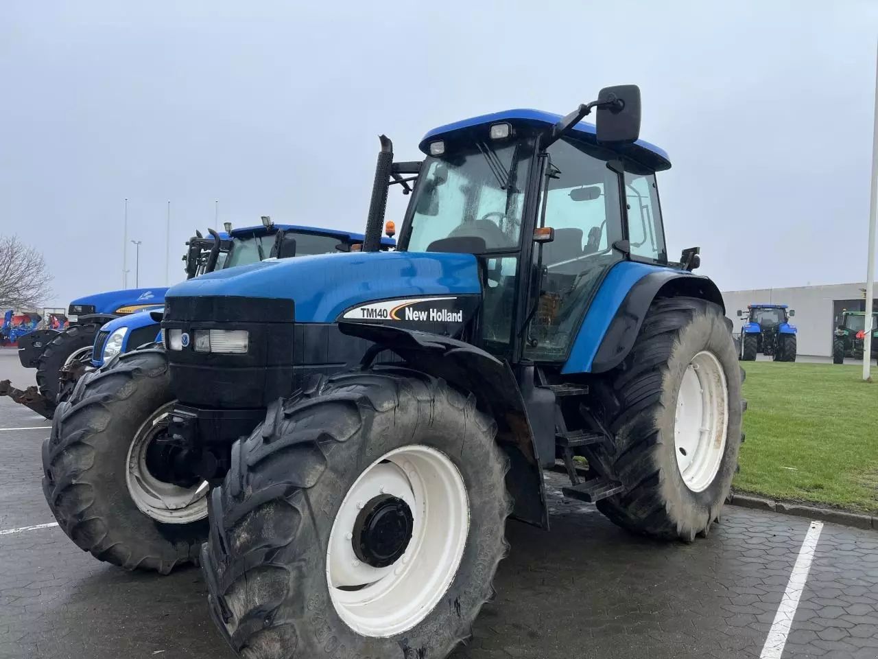 New Holland TM 140 Tractor 25.403 €