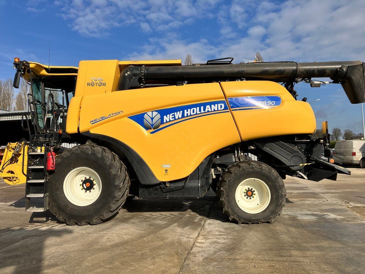 New Holland CR 8.90 Cosechadora 275.000 €
