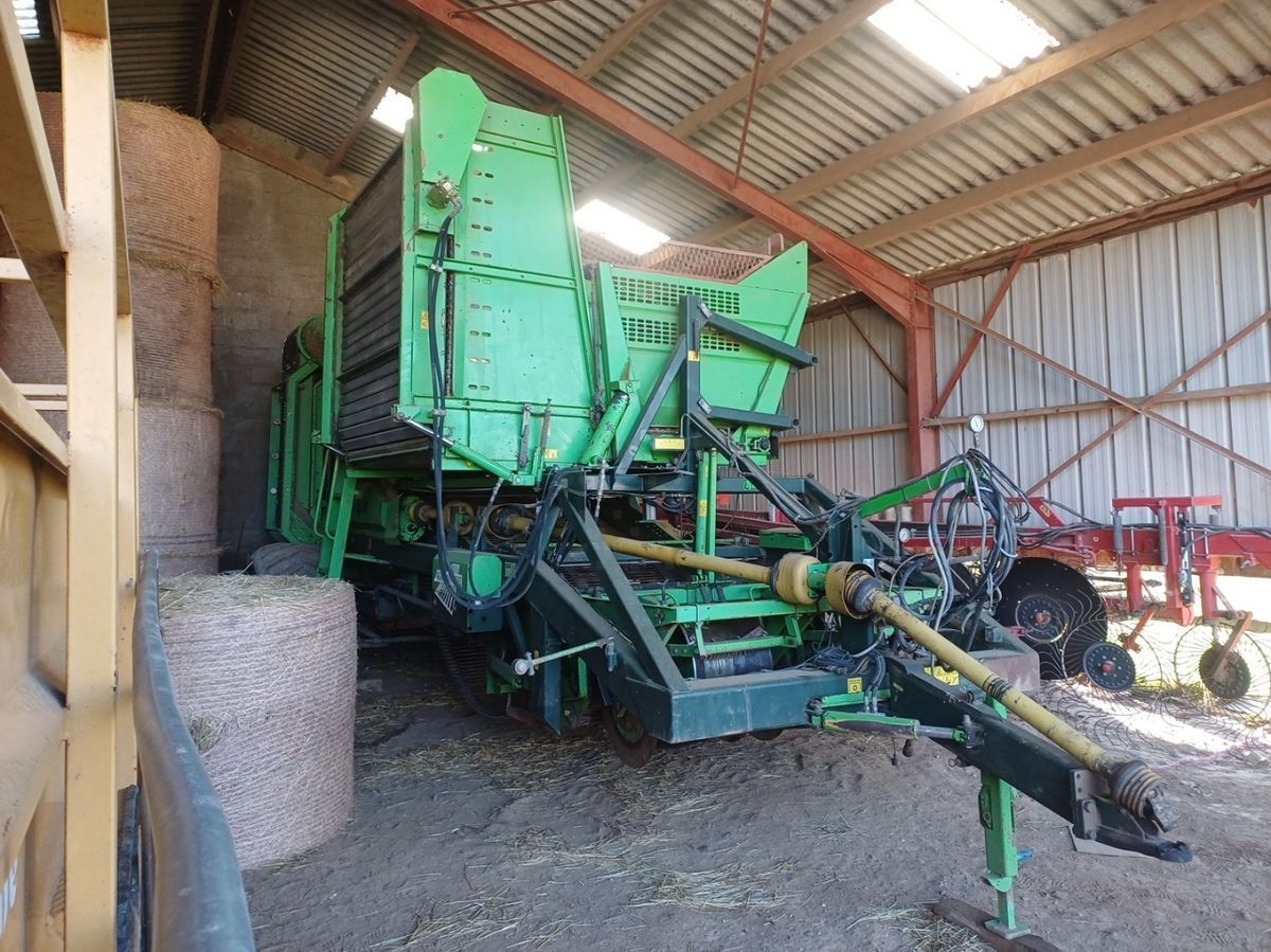 E-FARM: AVR accent - Arracheuse de pomme de terre - id MRKUUKM - 29 000 € - Année: 2001 - France