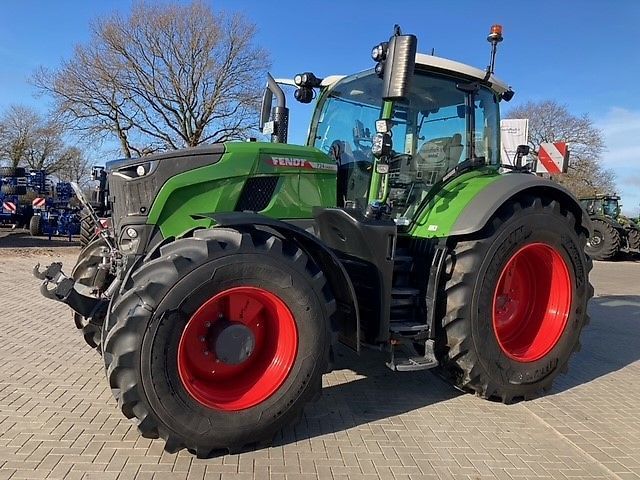 E-FARM: Fendt 724 Vario ProfiPlus - Traktor - id 9H3HRYK - 239.500 € - Produktionsår: 2024 - Motortimer: 293,Tyskland