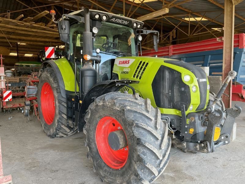 E-FARM: Claas Trion 660 - Tractor - id 1IU4USY - 110.000 EUR - Anul: 2020 - Citeste ore: 2.100,Muterea motorului: 210,Franța