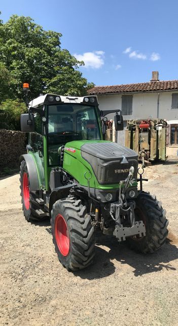 E-FARM: Fendt 210 Vario - Trattore - id TS4TXCJ - 89.000 € - Anno di costruzione: 2021 - Ore: 1.700,Potenza del motore: 100,Francia