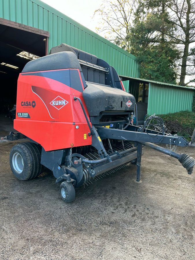 E-FARM: Kuhn VB 2285 - Presse à balles - id DM1ELMV - 18 500 € - Année: 2016 - Balles produites: 17 695,France