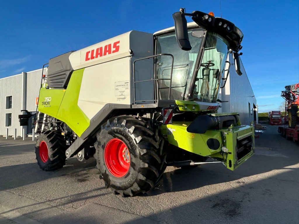 Claas Trion 750 Combine harvester €274,900