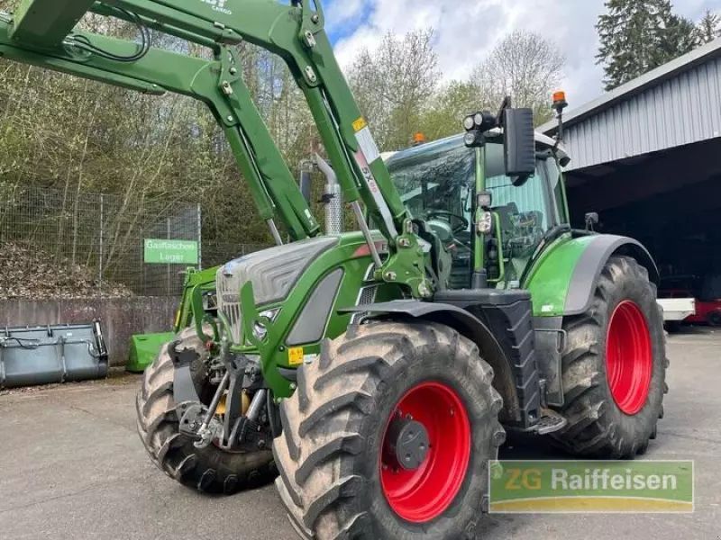 E-FARM: Fendt 720 Vario - Traktor - id YHJ2J81 - 119.000.000 € - Baujahr: 2019 - Abgelesene Motorstunden: 5.487,Motorleistung (PS): 240,Deutschland