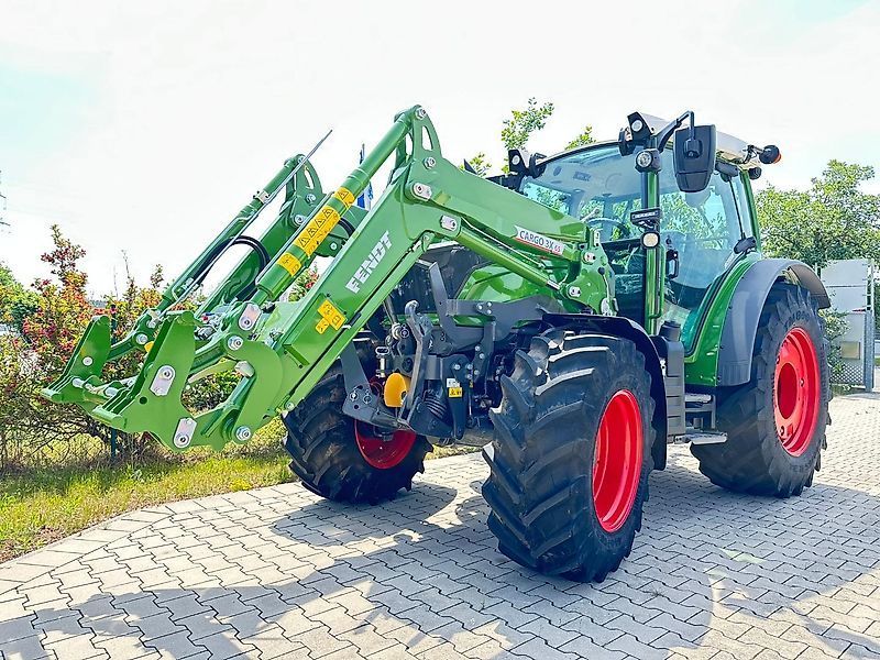 Fendt 211 S Vario Profi Tractor €107,950