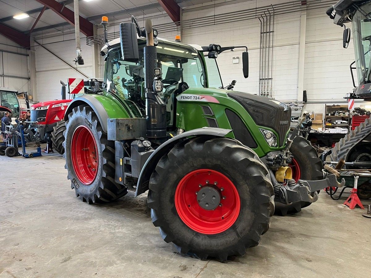 Fendt 724 Vario ProfiPlus Traktor 108.370 €