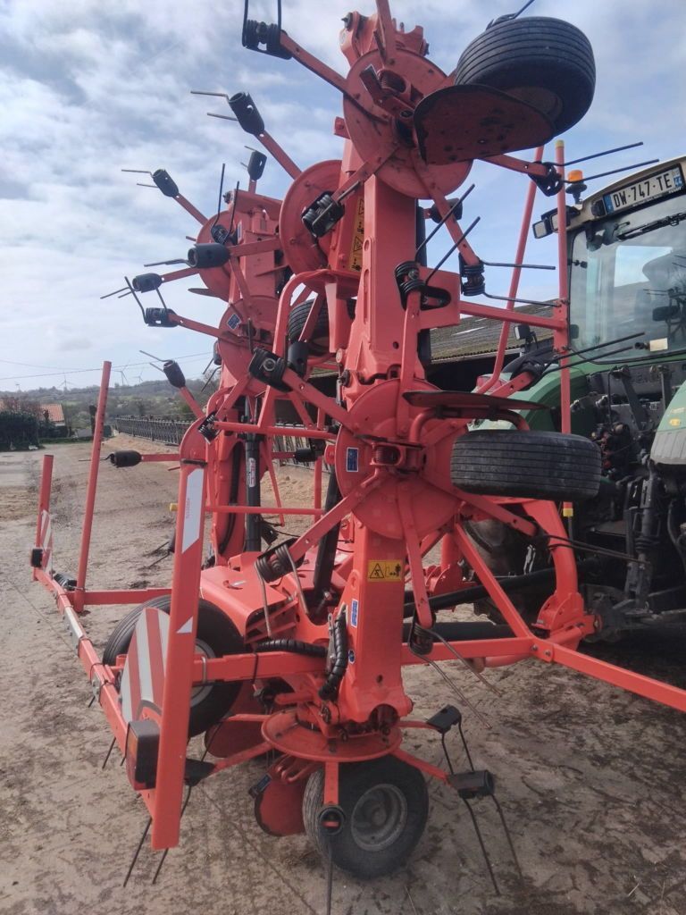 Kuhn GF 8712 Tedder €11,600